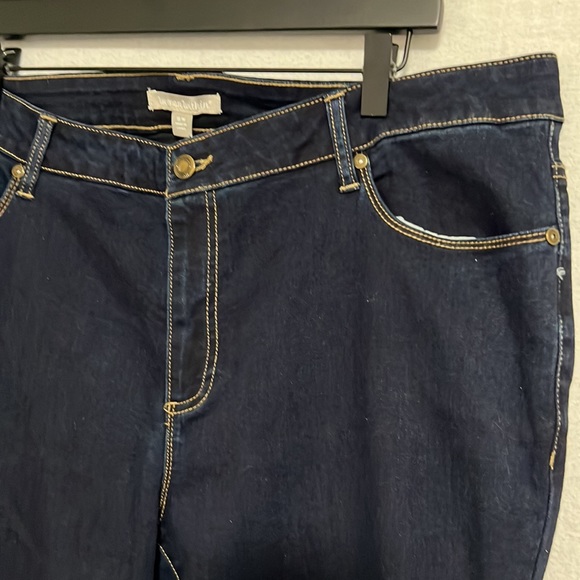 Dark Wash Denim Jeans Women’s Size 18W Sexy Stretch Straight Leg LIKE NEW - Picture 4 of 9